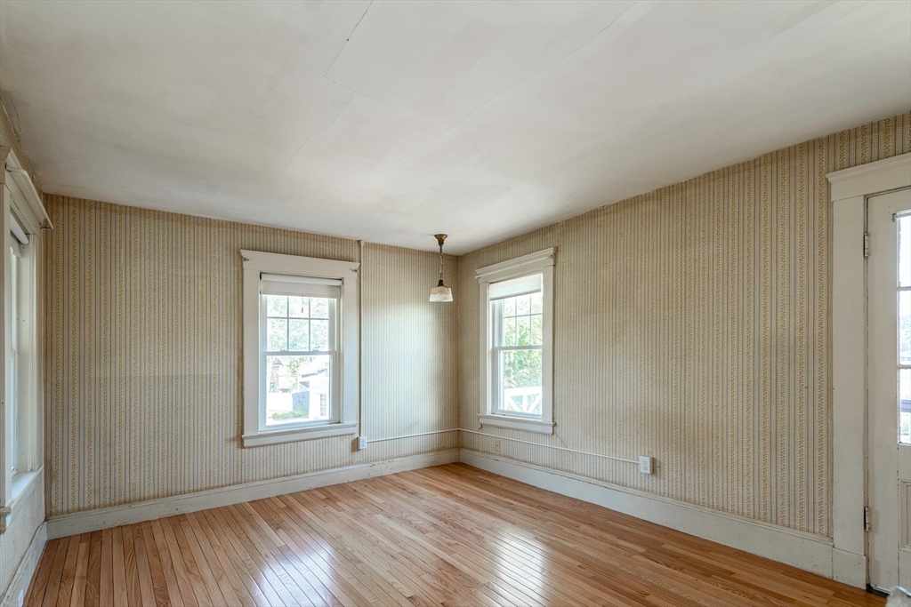 7 Kent Circle Gloucester, MA 01930 - Photo 21 of 38