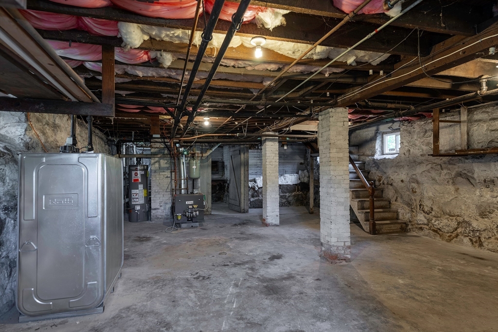 7 Kent Circle Gloucester, MA 01930 - Photo 28 of 38