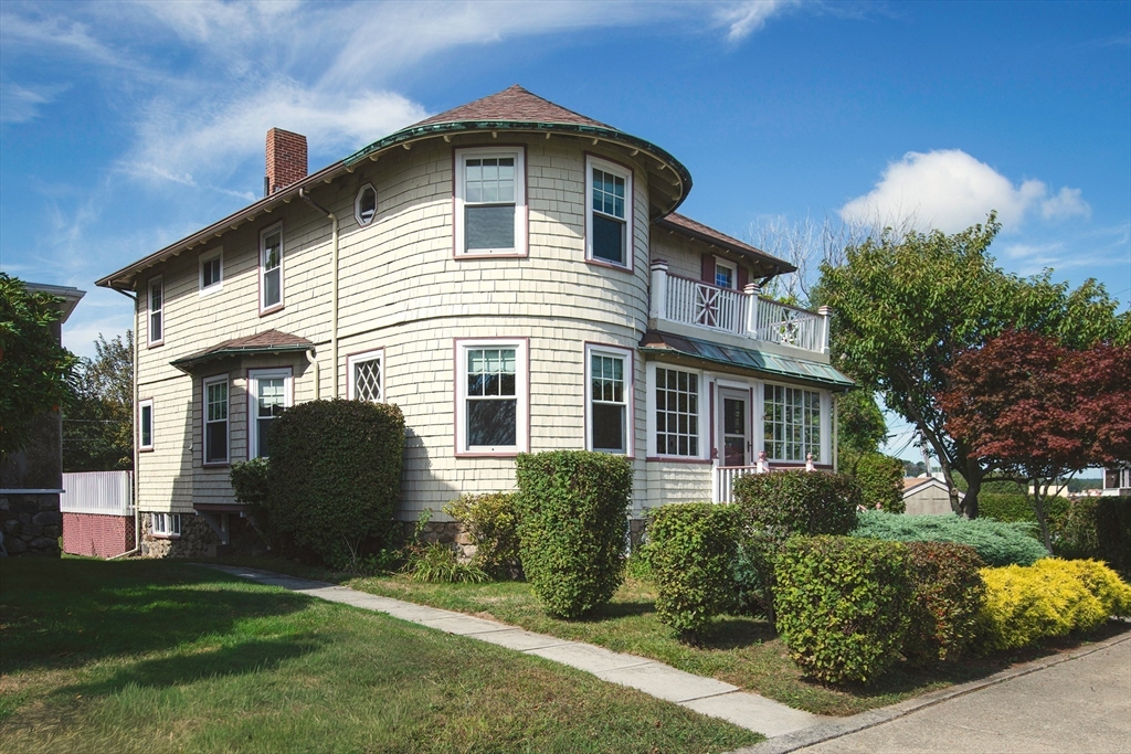 7 Kent Circle Gloucester, MA 01930 - Photo 5 of 38