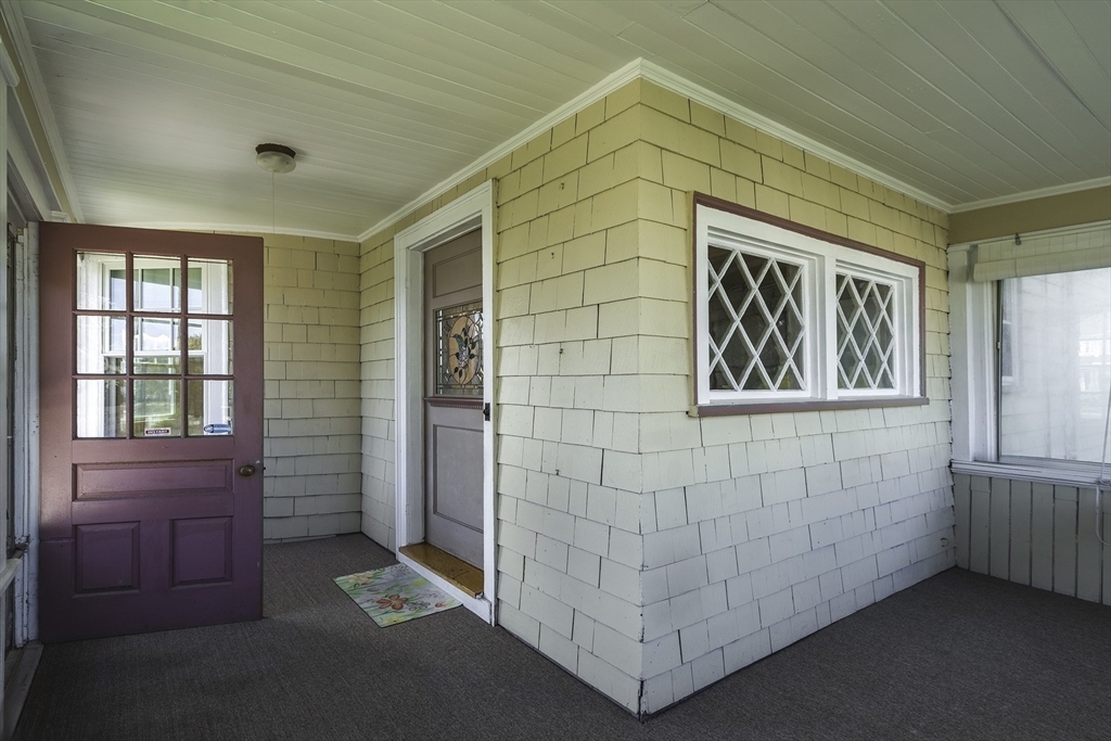 7 Kent Circle Gloucester, MA 01930 - Photo 6 of 38