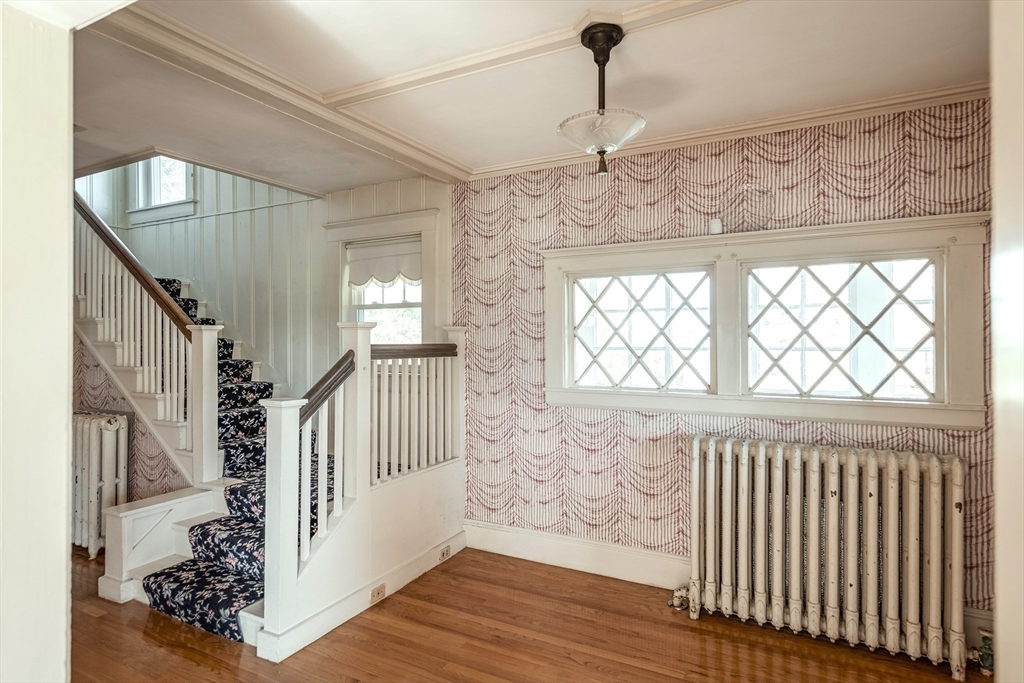 7 Kent Circle Gloucester, MA 01930 - Photo 10 of 38