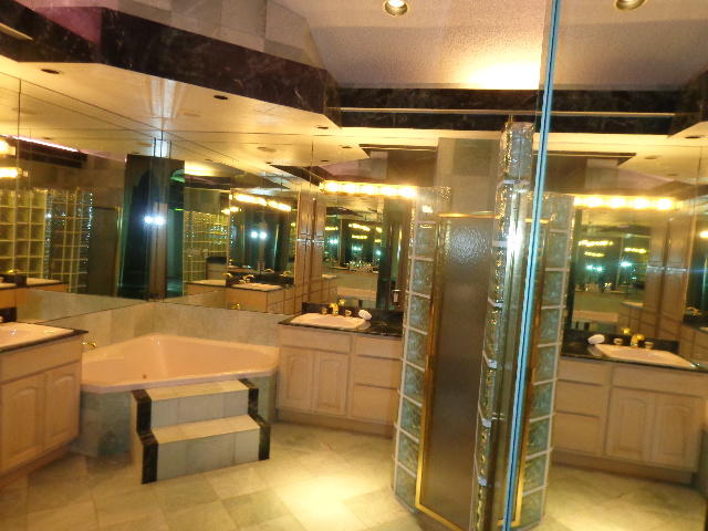 9345 Old Pine Road Boca Raton, FL 33428 - Photo 15 of 38 Master bathroom (second floor)