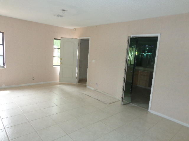 9345 Old Pine Road Boca Raton, FL 33428 - Photo 20 of 38 Master bedroom (first floor)