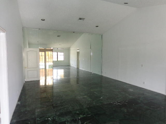 9345 Old Pine Road Boca Raton, FL 33428 - Photo 2 of 38 Living room