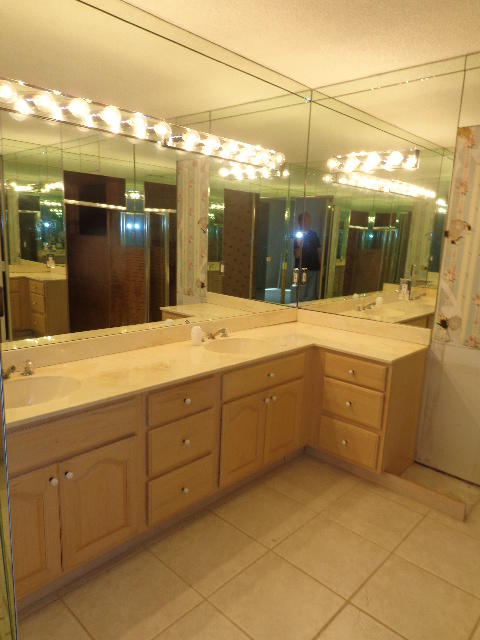 9345 Old Pine Road Boca Raton, FL 33428 - Photo 21 of 38 Master bathroom (first floor)