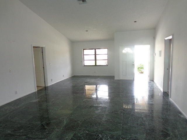 9345 Old Pine Road Boca Raton, FL 33428 - Photo 3 of 38 Living room