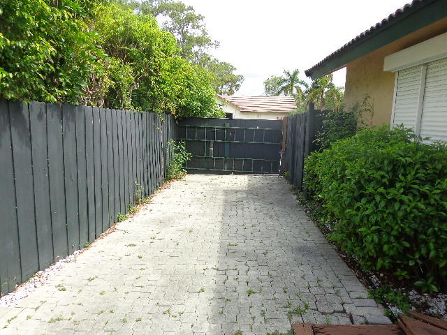 9345 Old Pine Road Boca Raton, FL 33428 - Photo 37 of 38 Right side of property