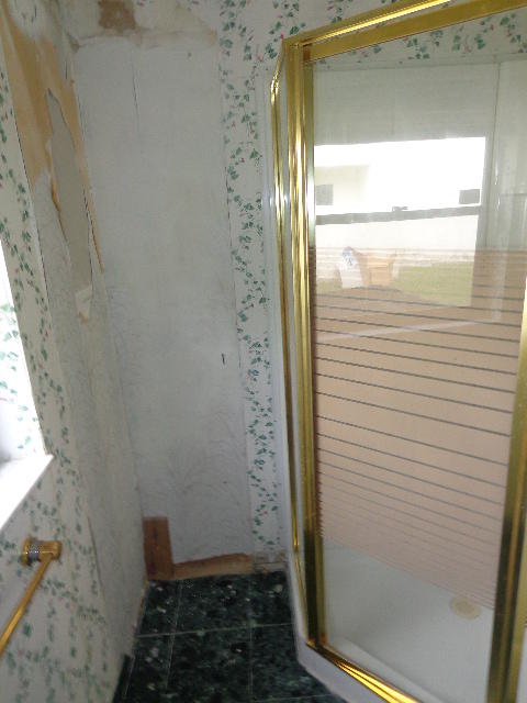 9345 Old Pine Road Boca Raton, FL 33428 - Photo 8 of 38 Full bathroom off kitchen