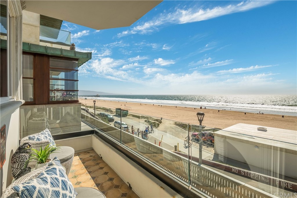 2220 The Strand Manhattan Beach, CA 90266 - Photo 22 of 44 a view of a balcony with an outdoor seating