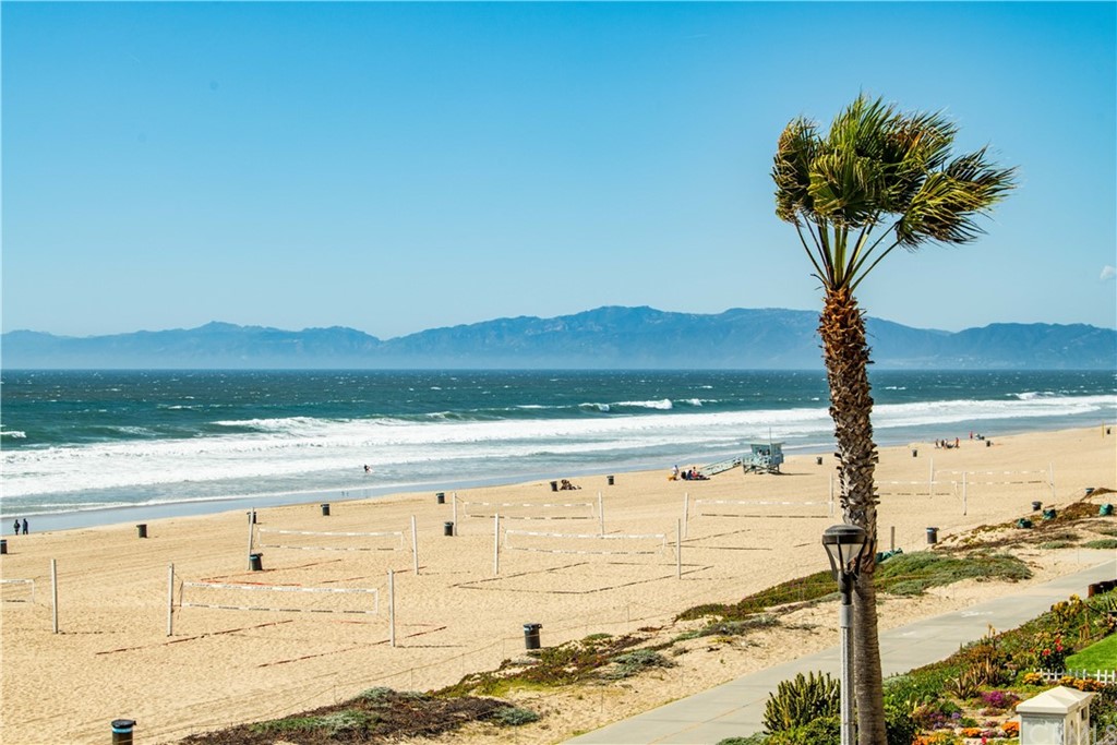 2220 The Strand Manhattan Beach, CA 90266 - Photo 25 of 44 a view of ocean view