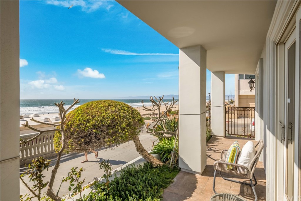 2220 The Strand Manhattan Beach, CA 90266 - Photo 40 of 44 a view of a floor to ceiling window and wooden floor