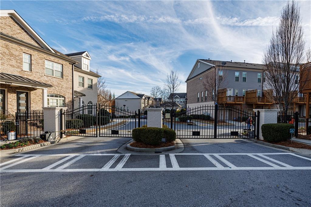 4337 Parkside Place, Unit 10 Atlanta, GA 30342 - Photo 38 of 44
