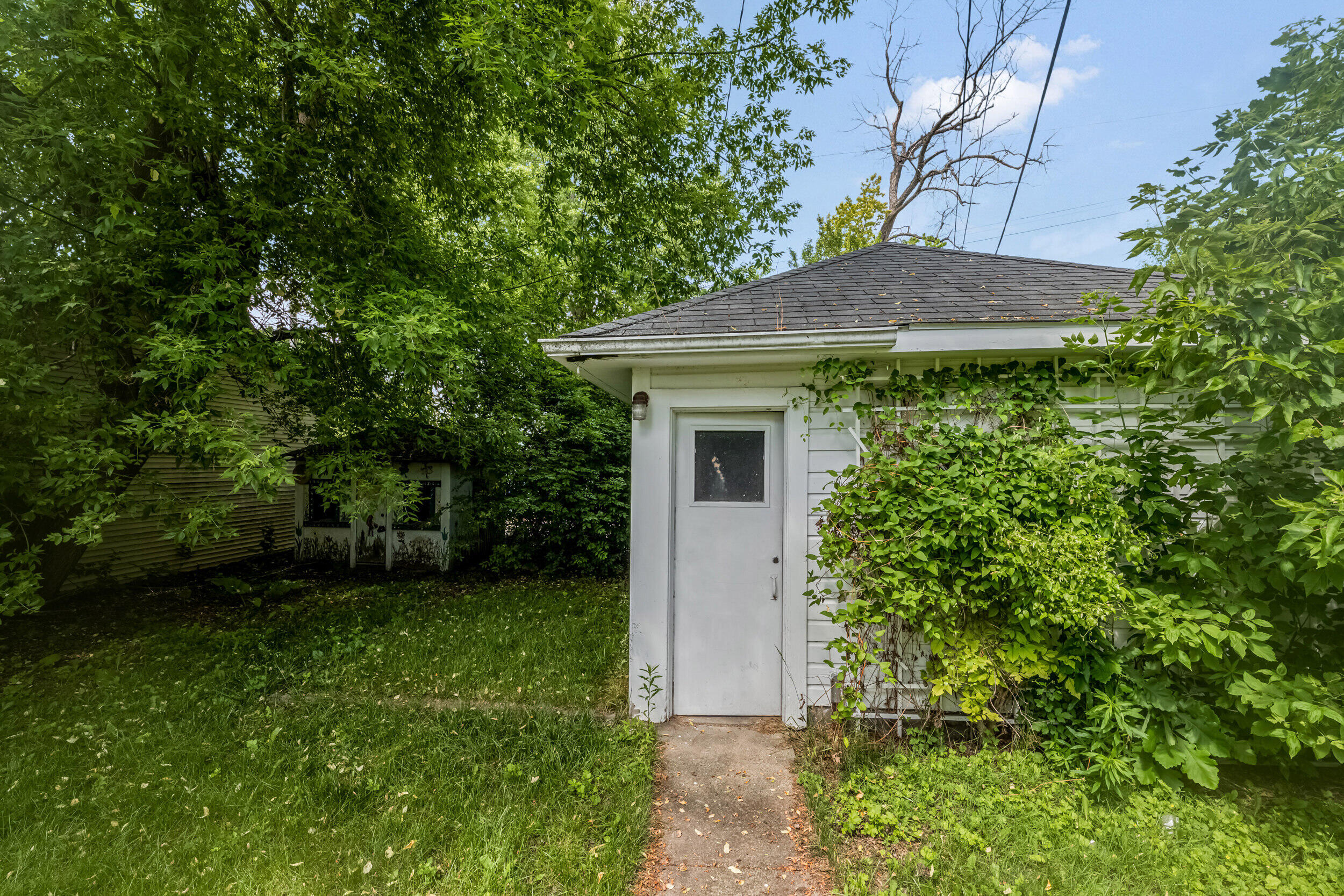 1648 Boyd Avenue Racine, WI 53405 - Photo 6 of 7 Garage