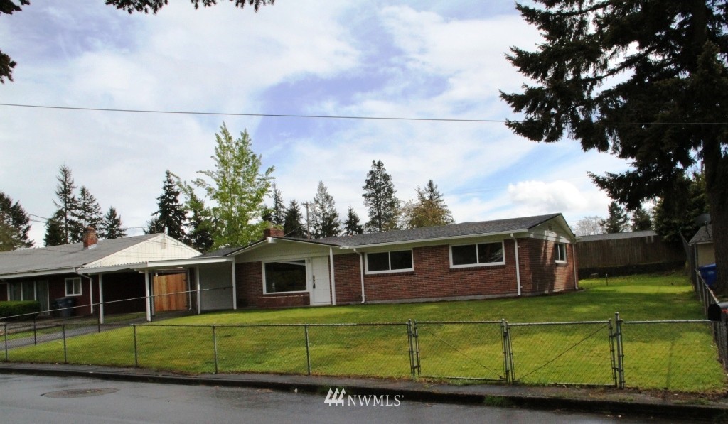 7812 Leschi Road Southwest Tacoma, WA 98498 - Photo 2 of 20 Gallery Image 2