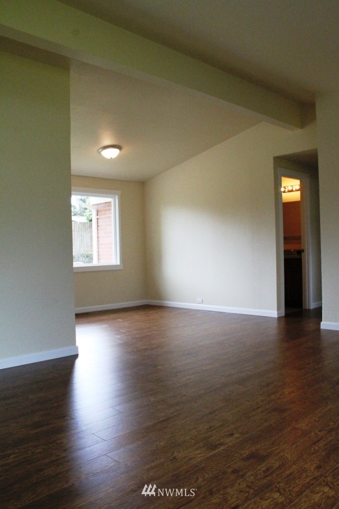 7812 Leschi Road Southwest Tacoma, WA 98498 - Photo 12 of 20 Gallery Image 12