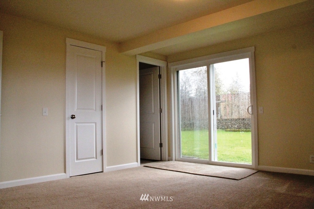 7812 Leschi Road Southwest Tacoma, WA 98498 - Photo 16 of 20 Gallery Image 16