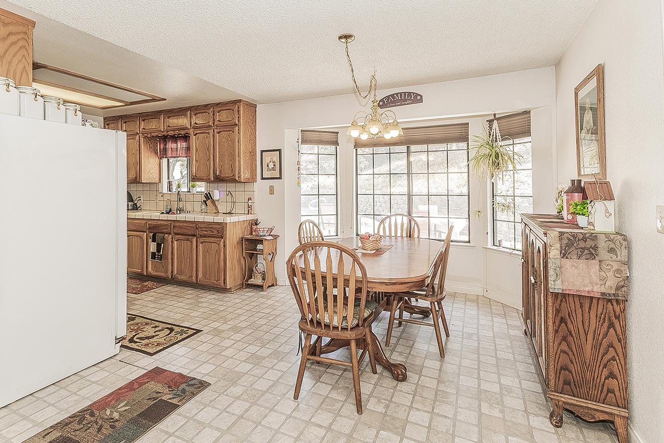 40237 Alerna Way Oakhurst, CA 93644 - Photo 4 of 23 Gallery Image 4