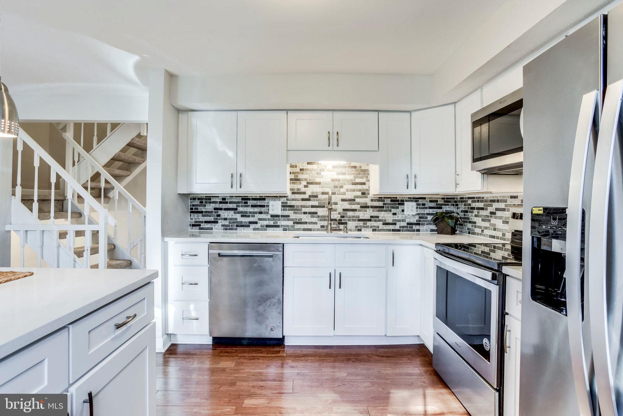 11517 Underoak Court Reston, VA 20191 - Photo 22 of 59 Gourmet Kitchen