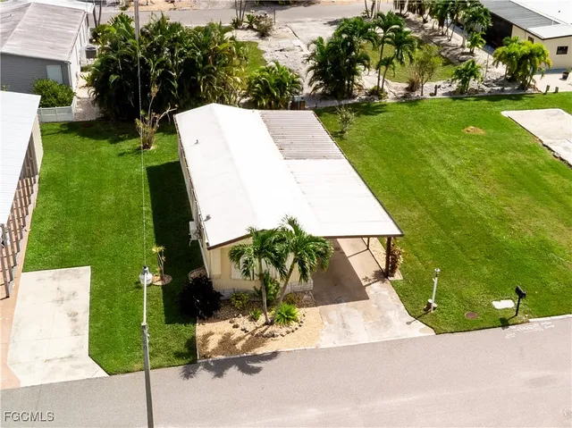 a view of lake view and ocean view