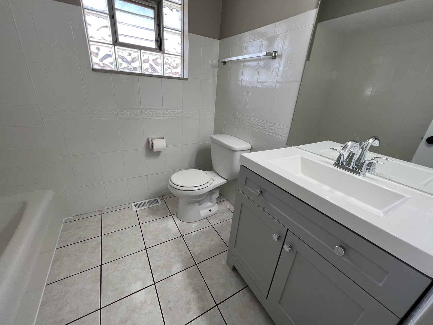 18005 Ravisloe Terrace Country Club Hills, IL 60478 - Photo 12 of 21