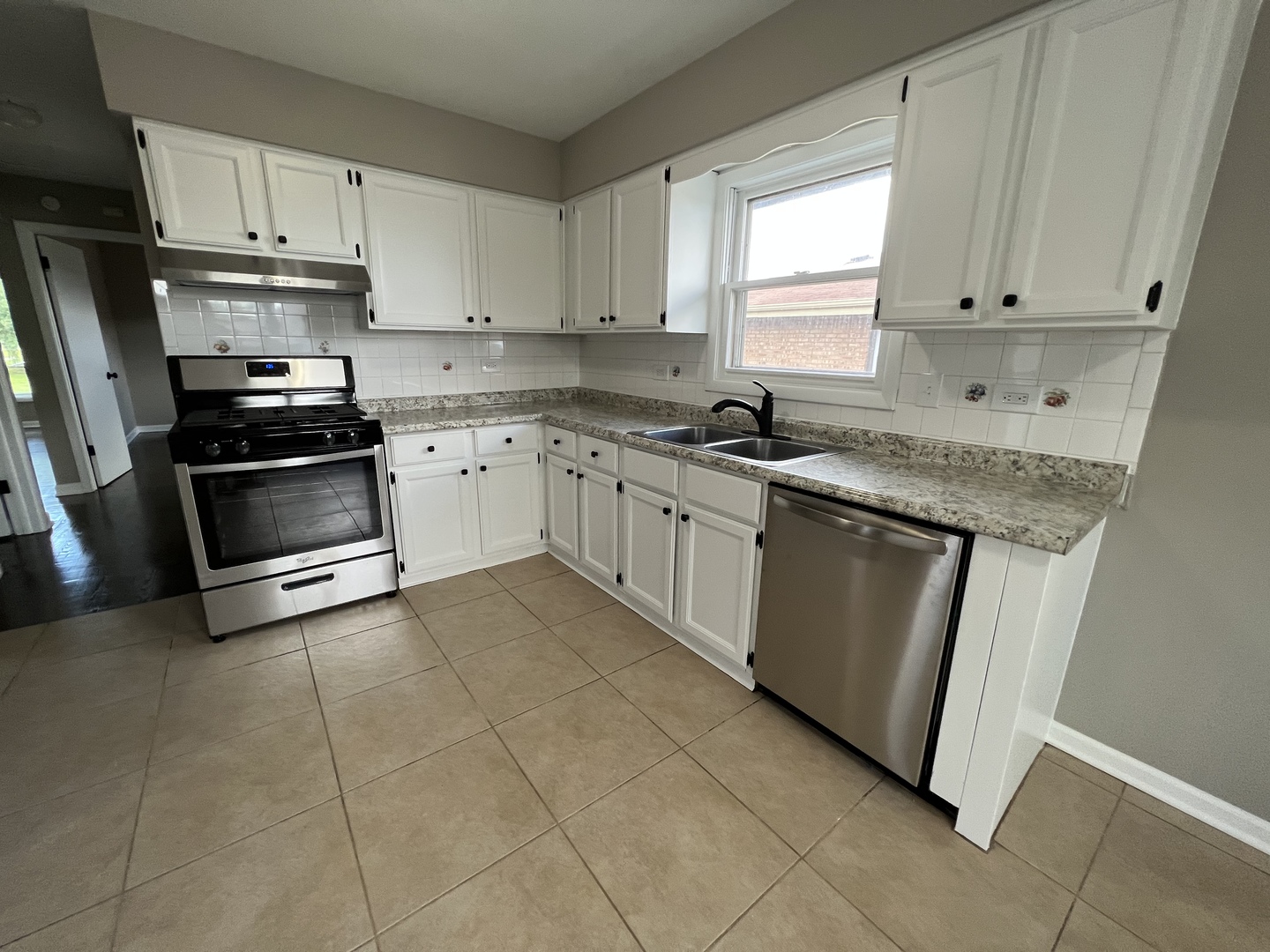18005 Ravisloe Terrace Country Club Hills, IL 60478 - Photo 4 of 21