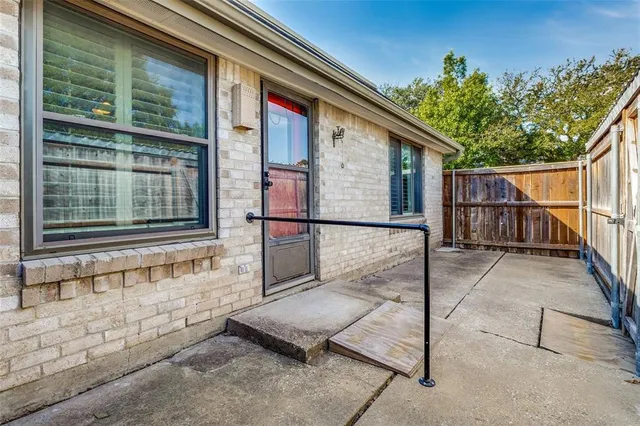 $2,150 | 13853 Leinsper Green Drive, Dallas, TX 75240