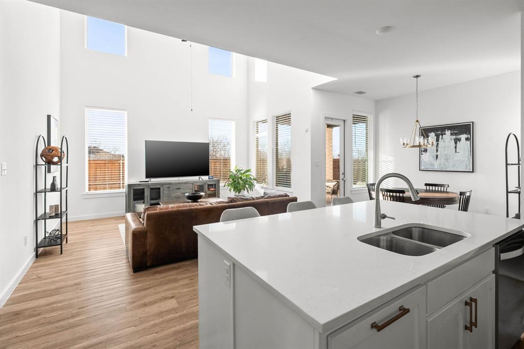 817 Isabel Street Celina, TX 75009 - Photo 2 of 39