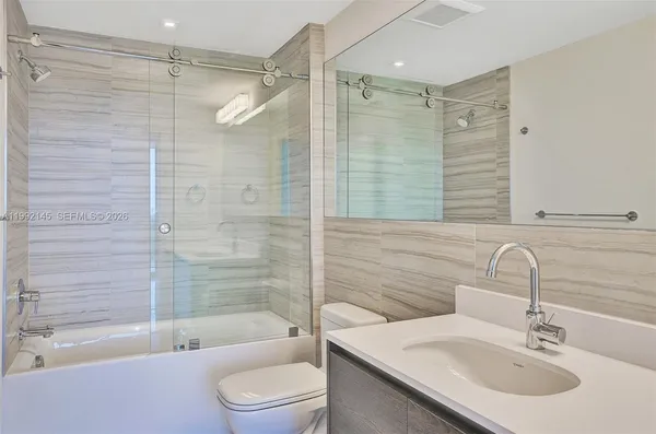 $5,400 | 301 Altara Avenue, Unit 819, Coral Gables, FL 33146