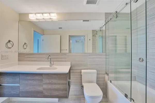 $5,400 | 301 Altara Avenue, Unit 819, Coral Gables, FL 33146