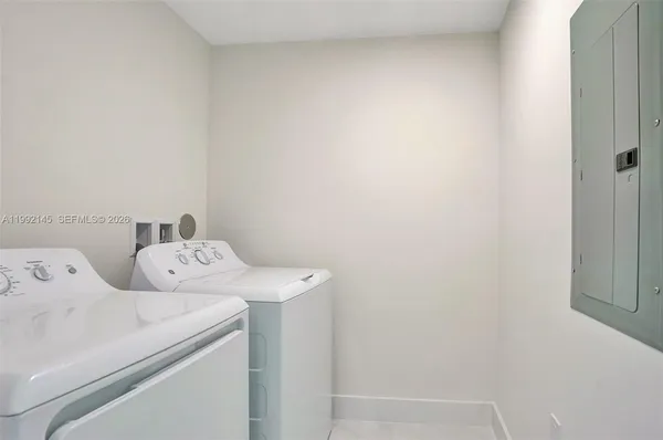 $5,400 | 301 Altara Avenue, Unit 819, Coral Gables, FL 33146