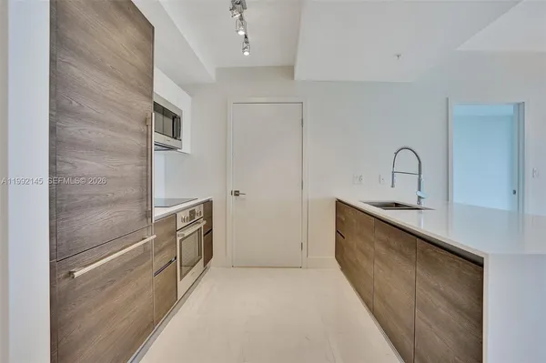 $5,400 | 301 Altara Avenue, Unit 819, Coral Gables, FL 33146