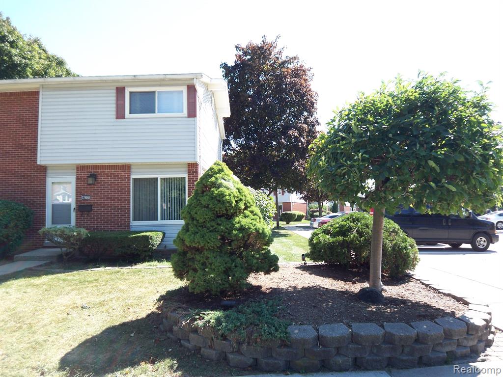17988 Martin Road Roseville, MI 48066 - Photo 1 of 36 Gallery Image 1