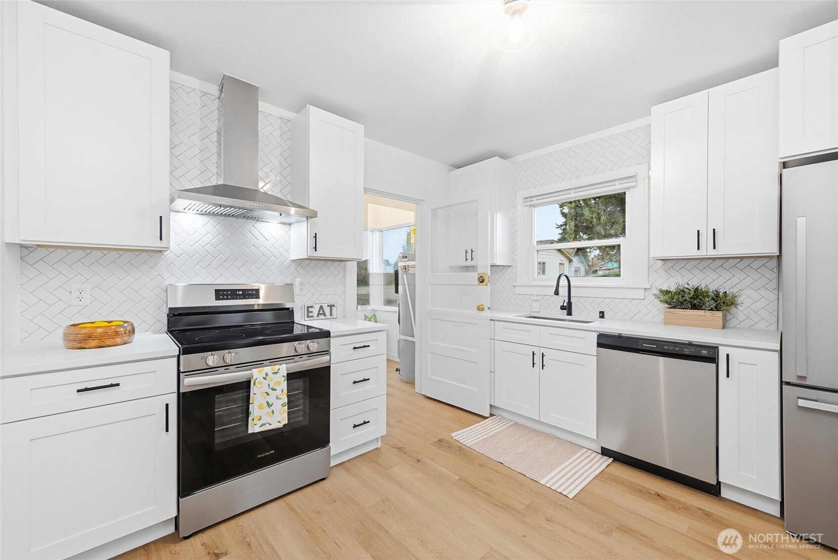 2313 Moore Street Bellingham, WA 98229 - Photo 3 of 33