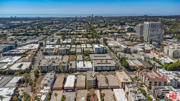 $1,199,000 | 1316 Amherst Avenue, Unit 402, Los Angeles, CA 90025