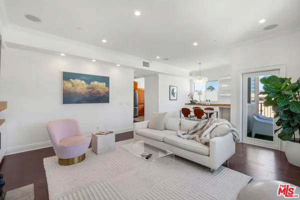 $1,199,000 | 1316 Amherst Avenue, Unit 402, Los Angeles, CA 90025