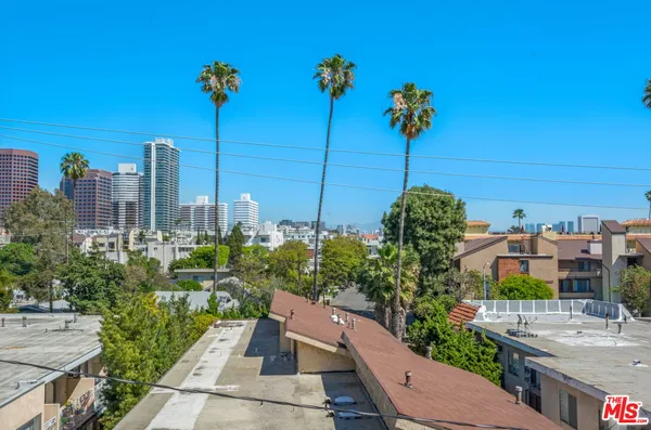 $1,199,000 | 1316 Amherst Avenue, Unit 402, Los Angeles, CA 90025