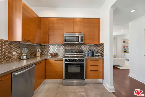 $1,199,000 | 1316 Amherst Avenue, Unit 402, Los Angeles, CA 90025