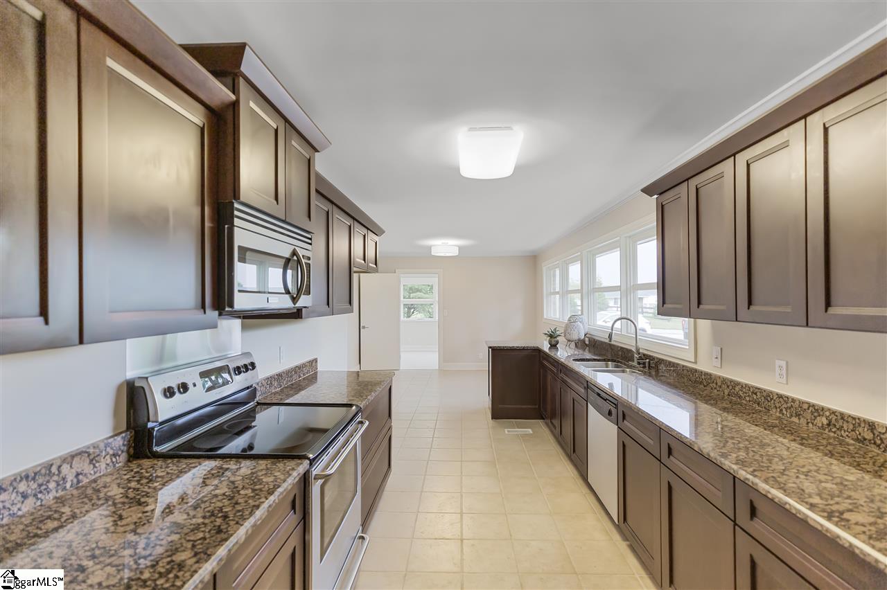 1196 Berry Shoals Road Greer, SC 29651 - Photo 9 of 29