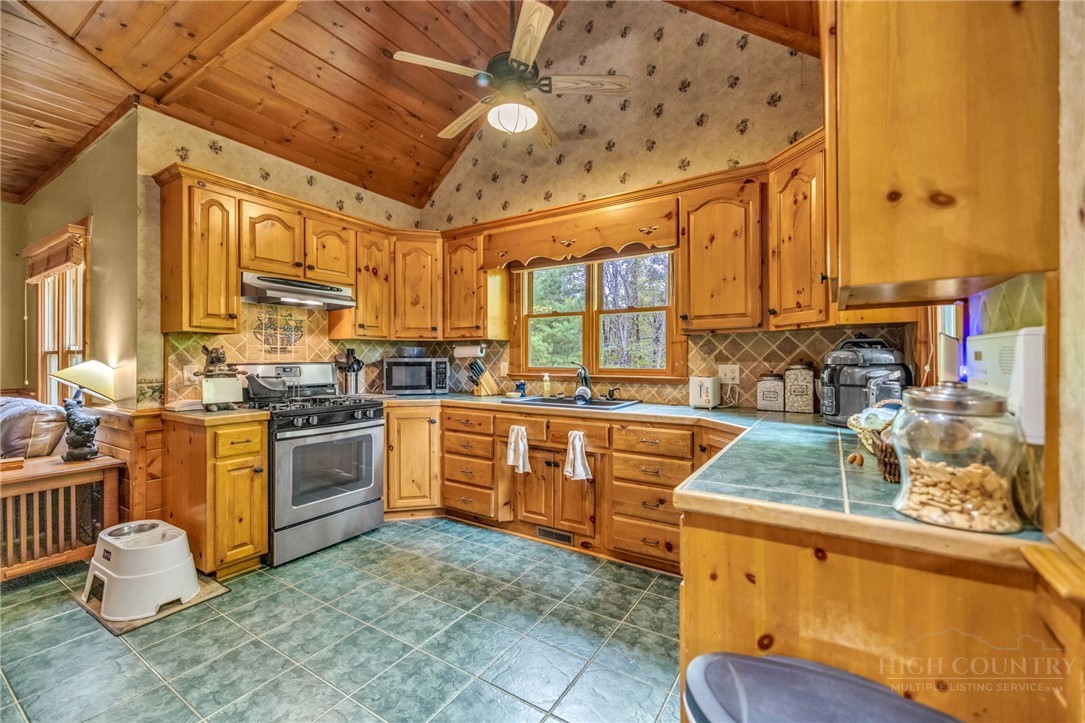 1600 Timber Ridge Road Millers Creek, NC 28651 - Photo 11 of 49