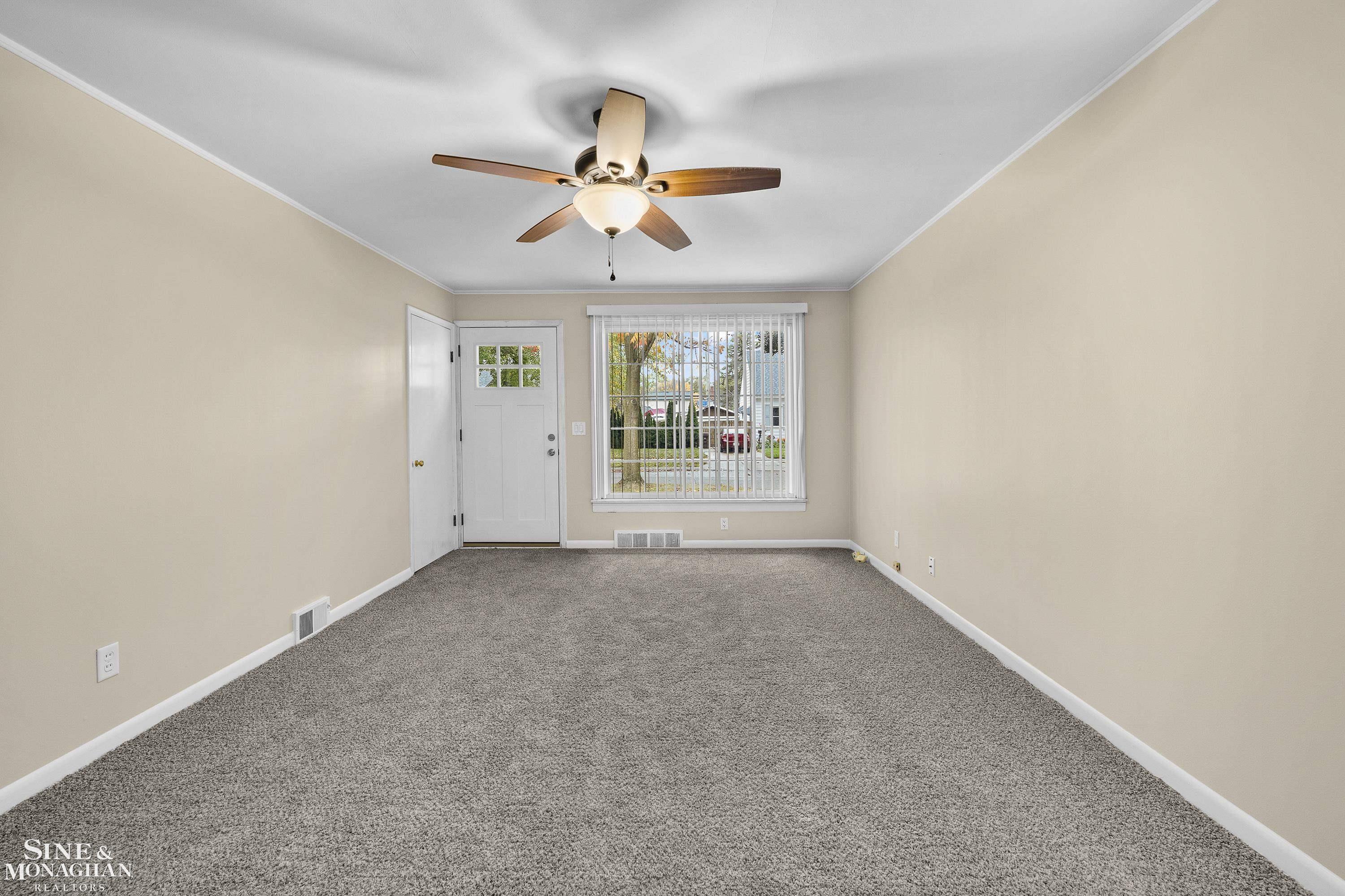 2126 Ridgemont Road Grosse Pointe Woods, MI 48236 - Photo 4 of 24