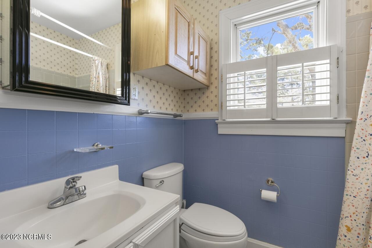 403 Stadium Street Southwest Wilson, NC 27893 - Photo 19 of 30 Full Bath 2