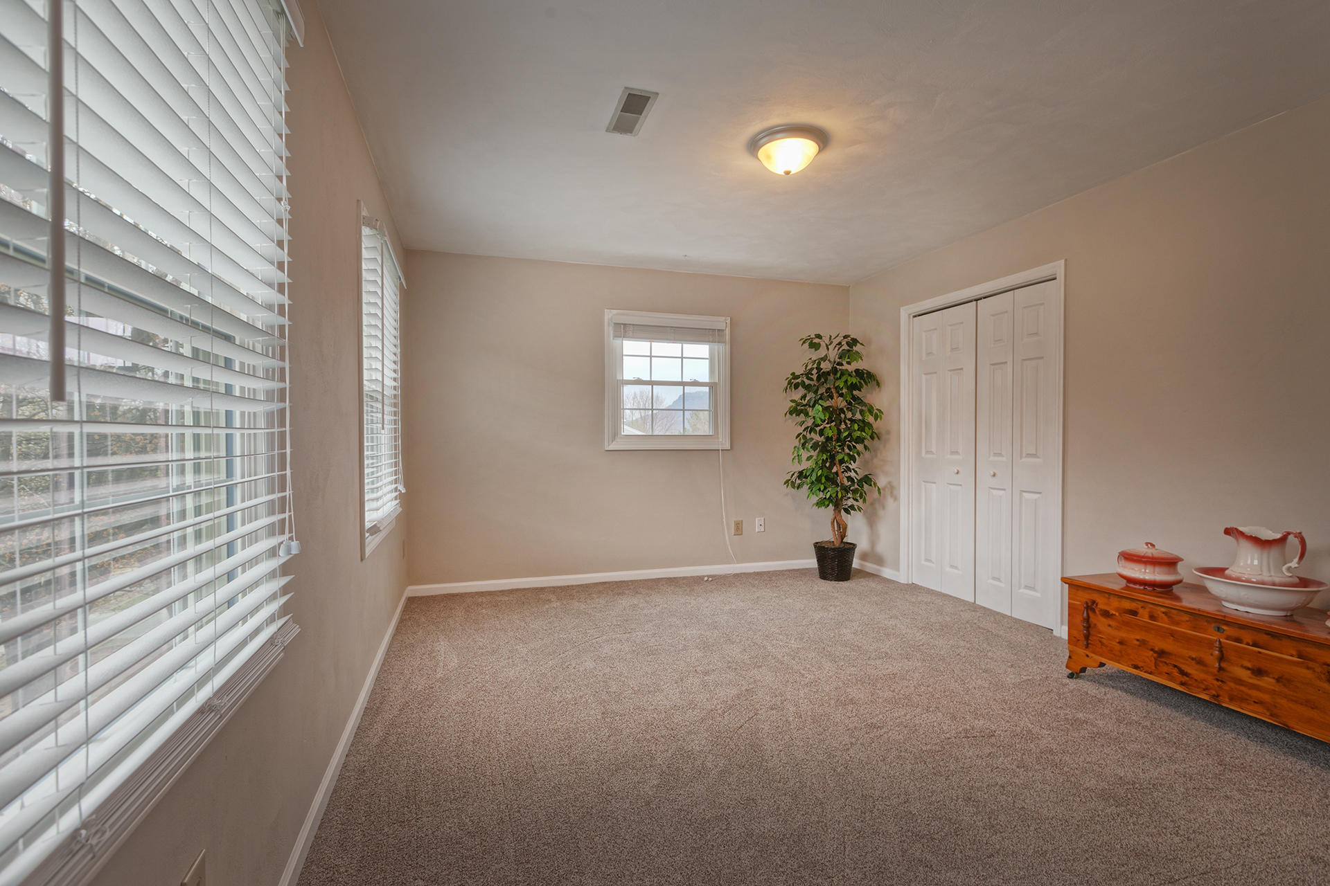 401 Stayman Road Roanoke, VA 24019 - Photo 20 of 31 Bedroom 3