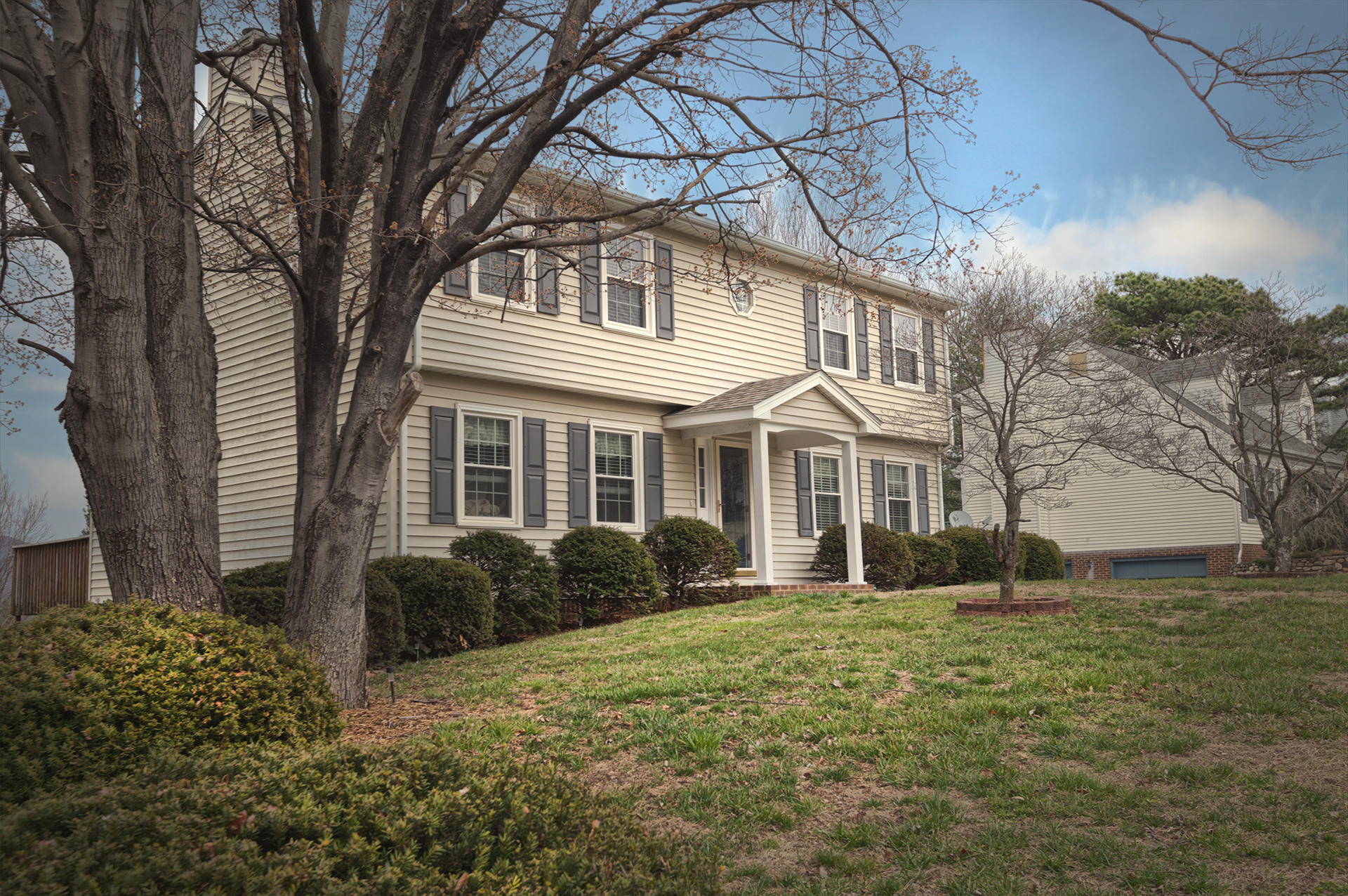 401 Stayman Road Roanoke, VA 24019 - Photo 3 of 31 Front yard