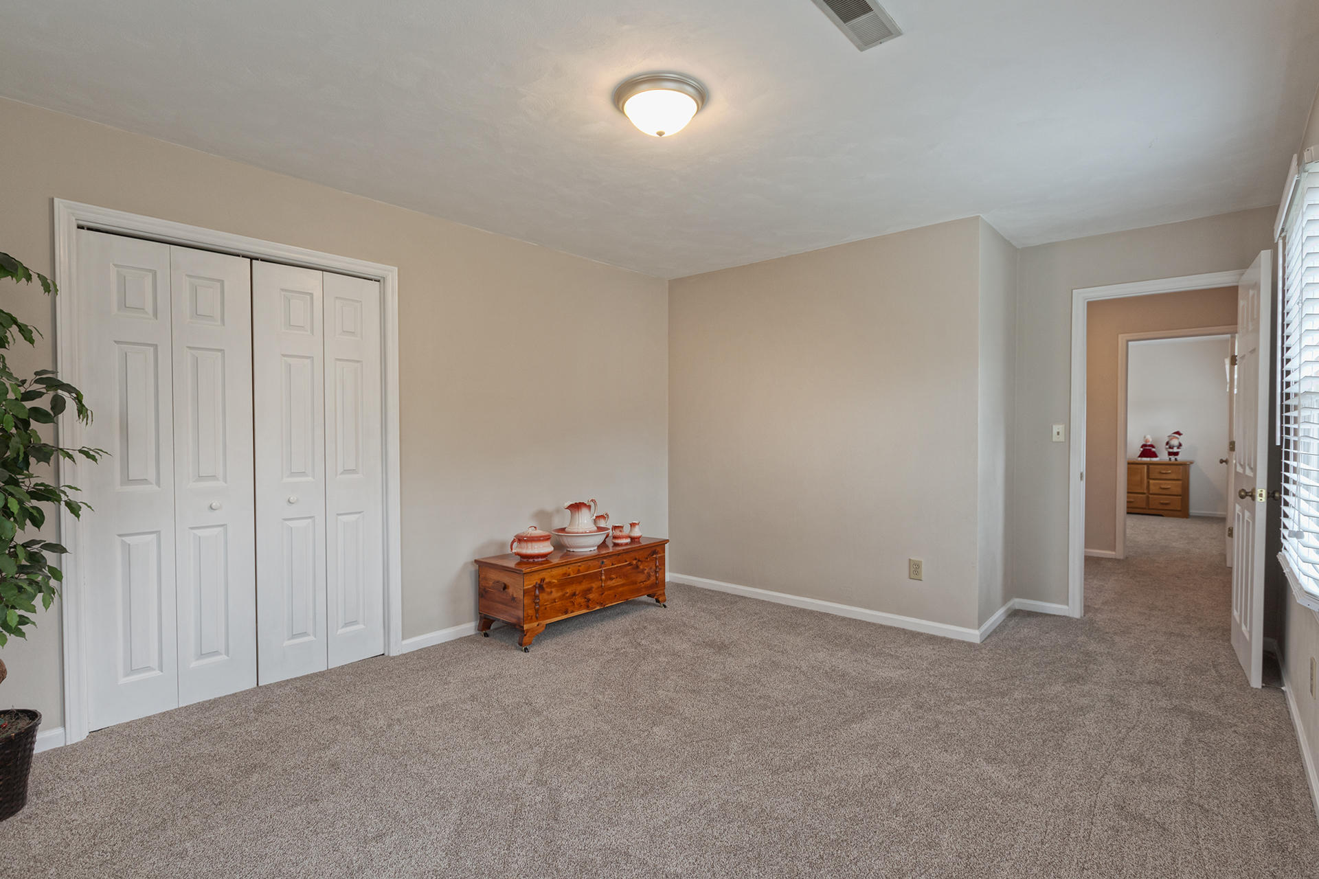 401 Stayman Road Roanoke, VA 24019 - Photo 21 of 31 Bedroom 3
