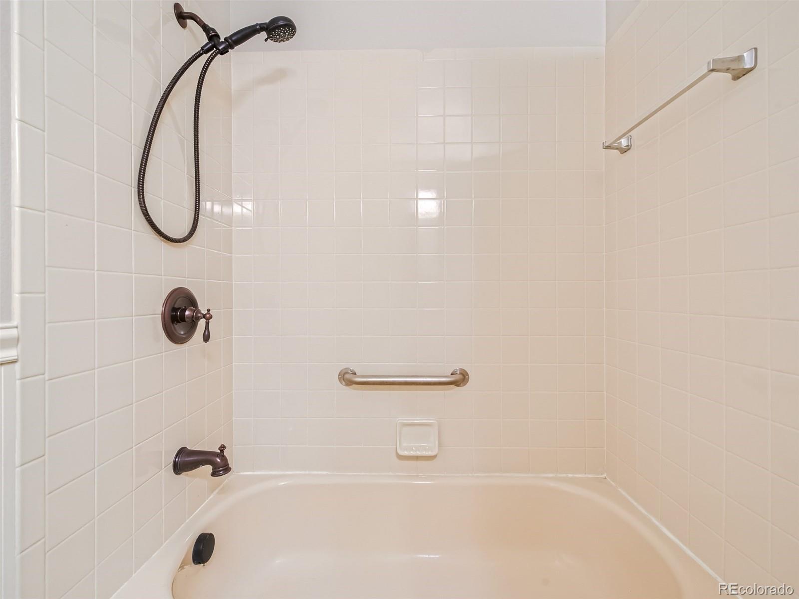 9514 Devonshire Place Highlands Ranch, CO 80126 - Photo 18 of 26 Gallery Image 18