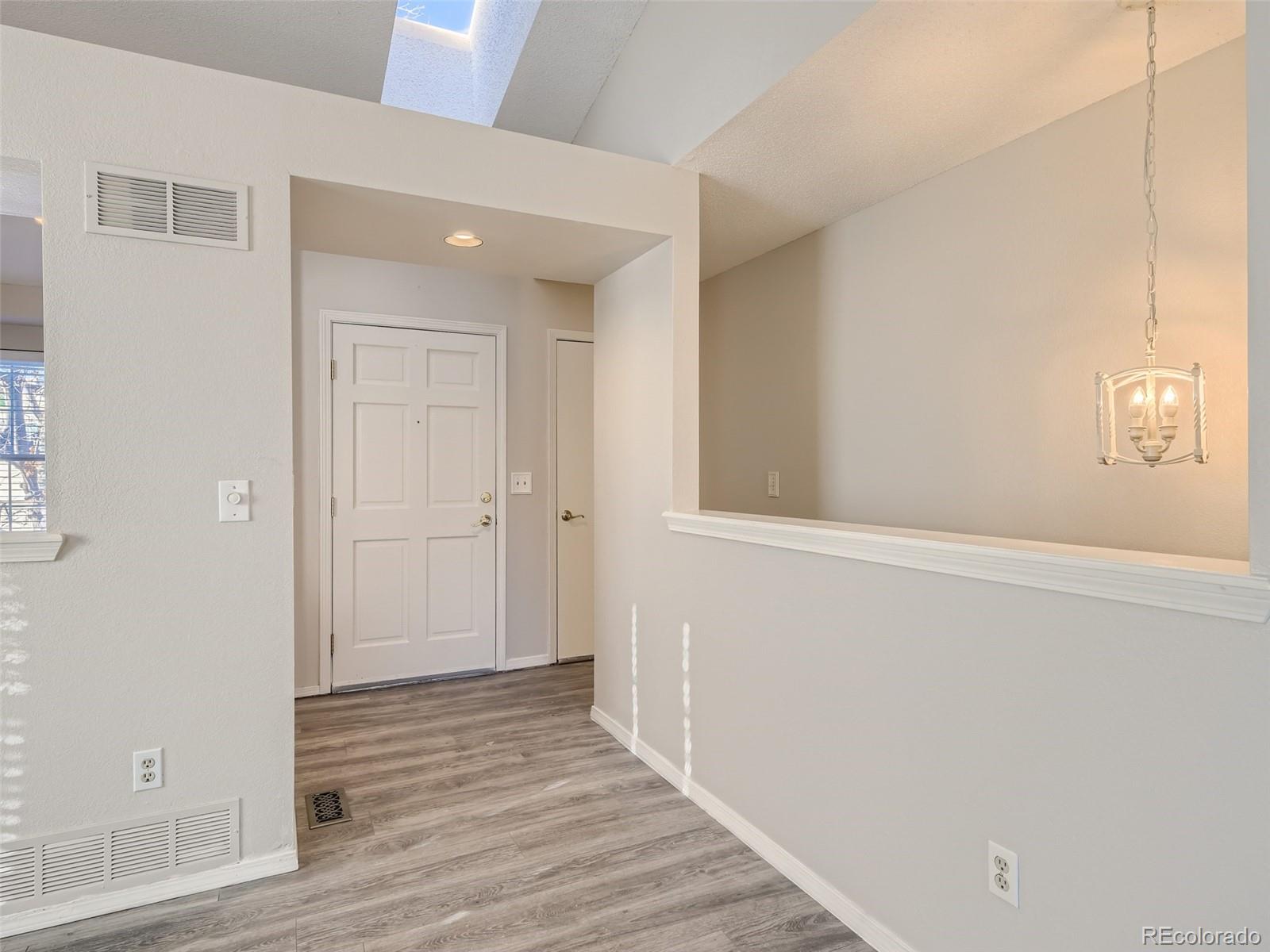 9514 Devonshire Place Highlands Ranch, CO 80126 - Photo 4 of 26 Gallery Image 4