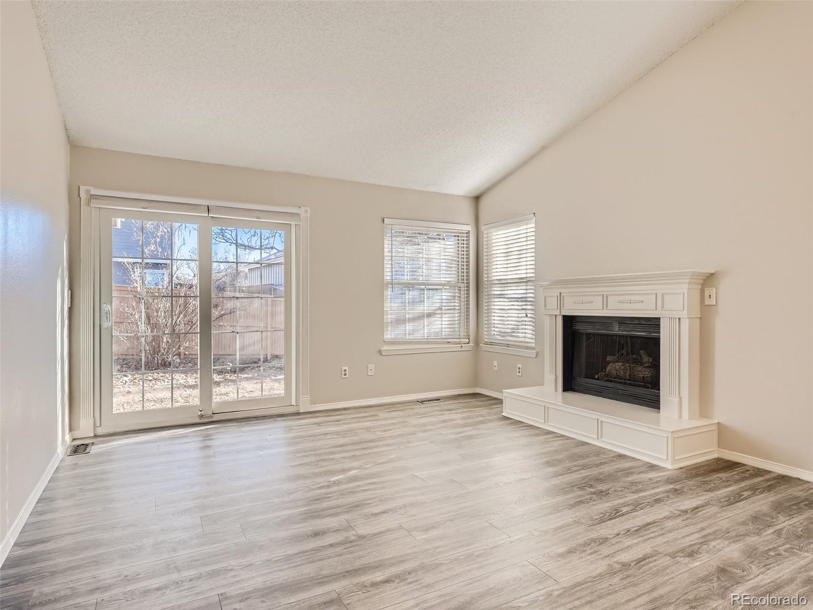 9514 Devonshire Place Highlands Ranch, CO 80126 - Photo 5 of 26 Gallery Image 5