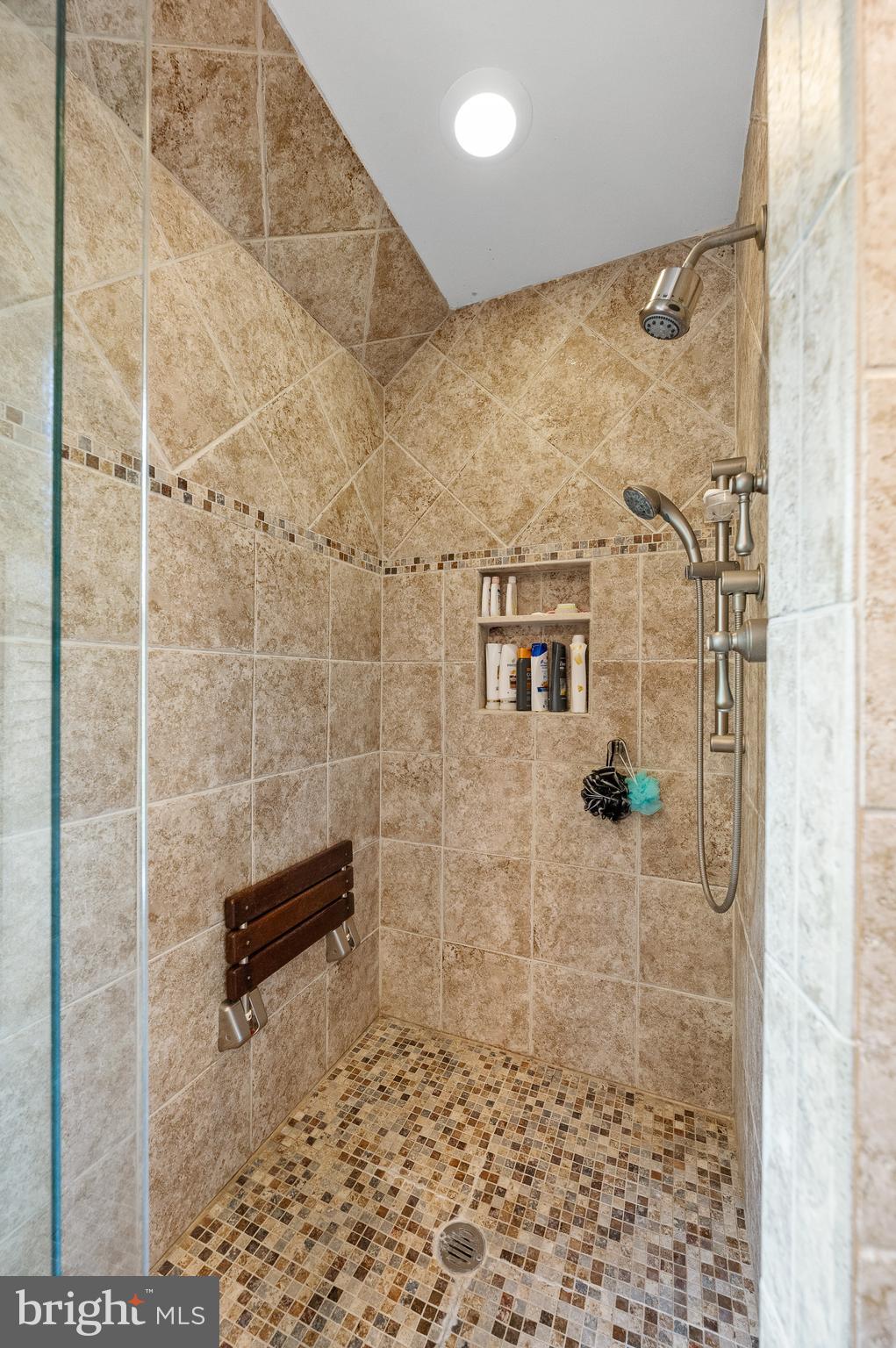 561 Upper Pike Creek Road Newark, DE 19711 - Photo 23 of 36 Main Bathroom Shower