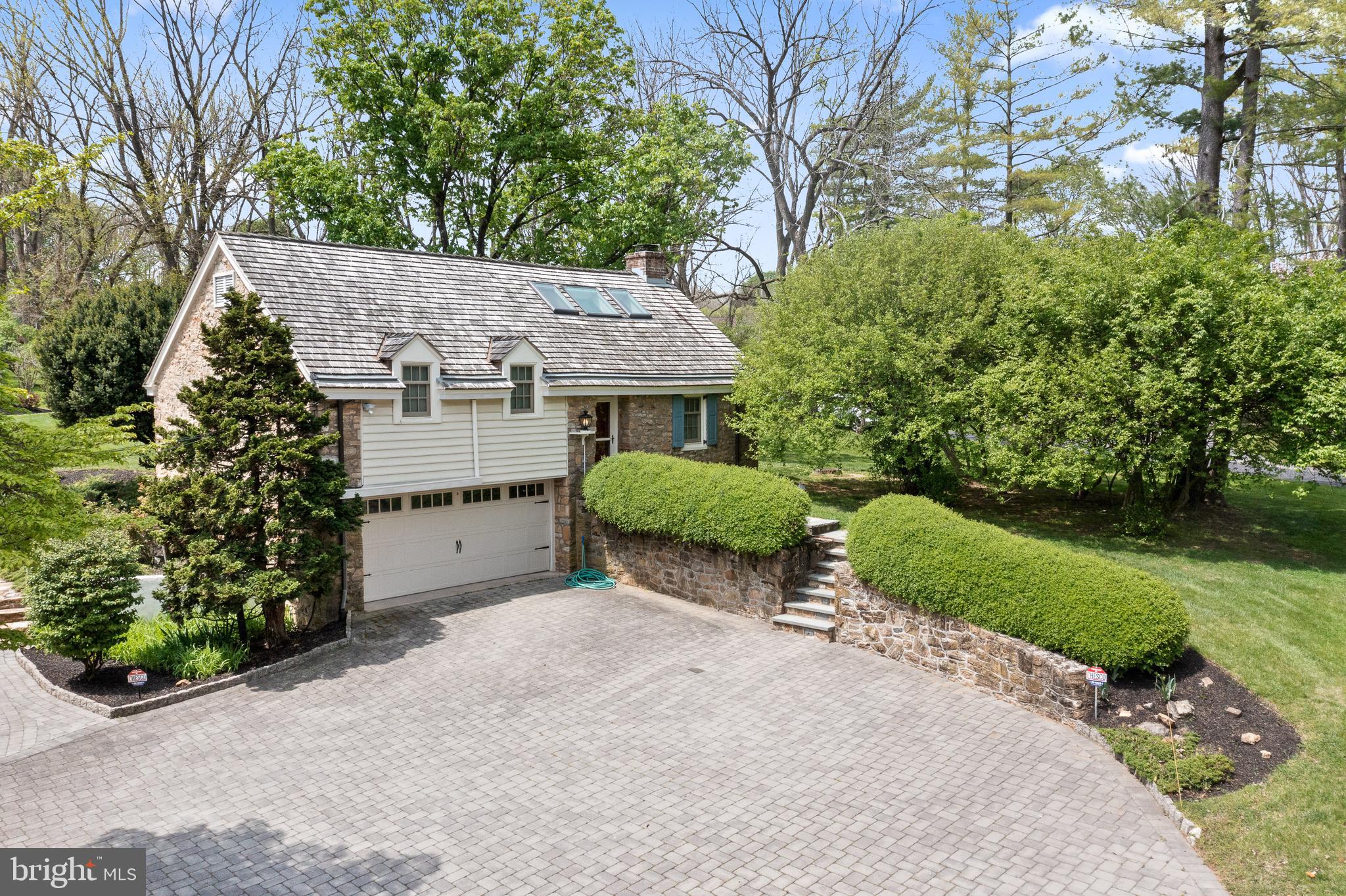 561 Upper Pike Creek Road Newark, DE 19711 - Photo 3 of 36 Detached Garage Rental Producing Cottage Apartment
