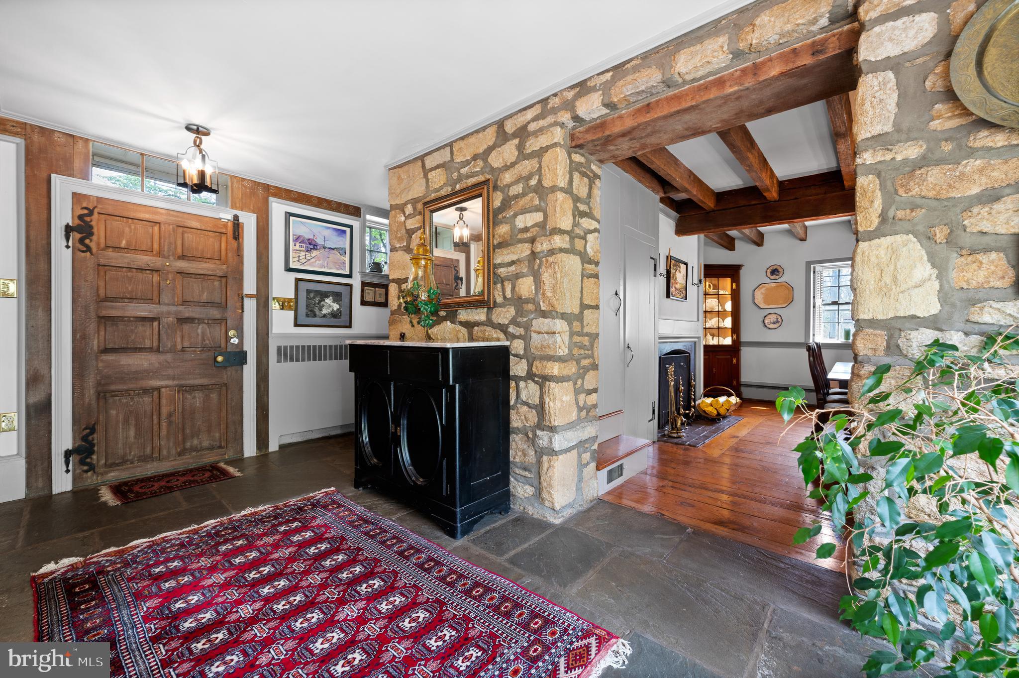 561 Upper Pike Creek Road Newark, DE 19711 - Photo 5 of 36 Foyer